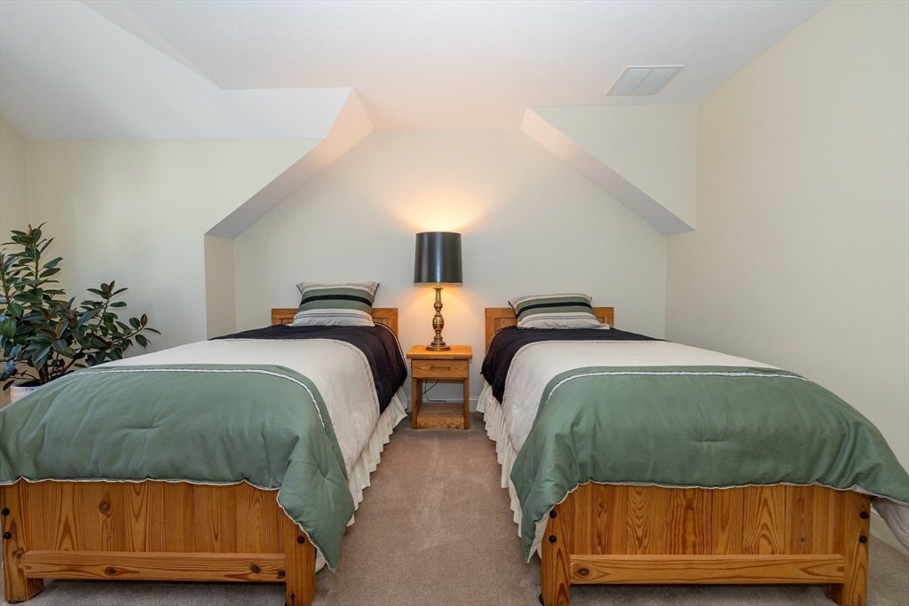 Pittsfield, New Hampshire, 03263, United States, 4 Bedrooms Bedrooms, ,5 BathroomsBathrooms,Residential,Active,1860238