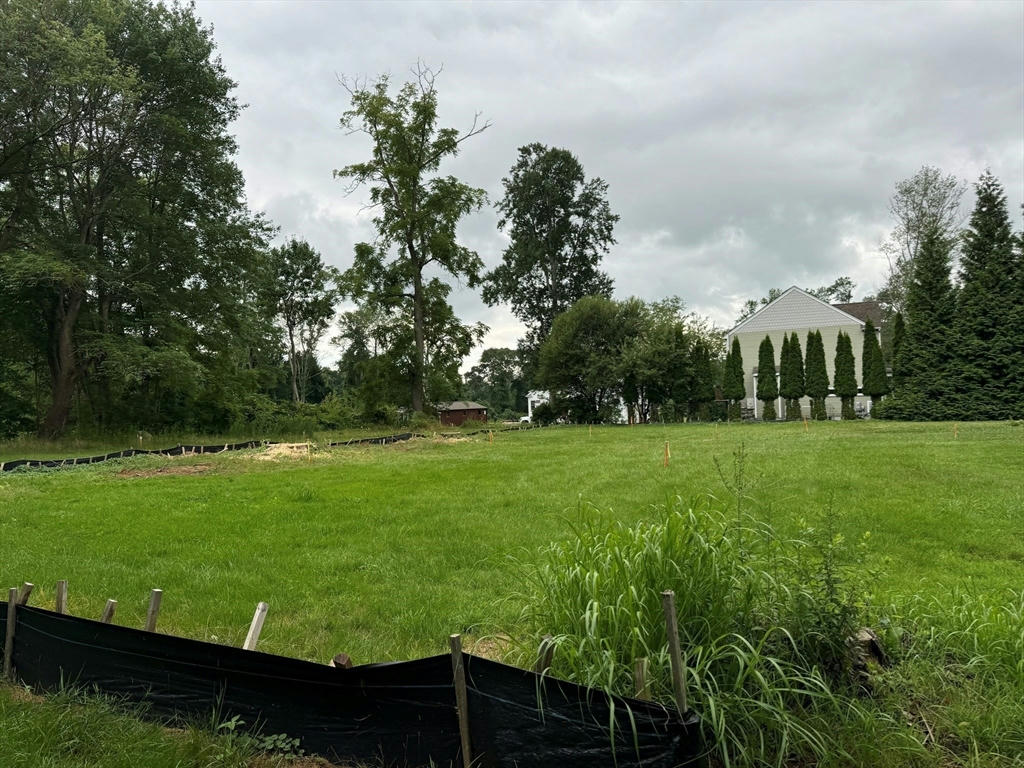 Hopkinton, Massachusetts, 01748, United States, 4 Bedrooms Bedrooms, ,3 BathroomsBathrooms,Residential,Active,1703494