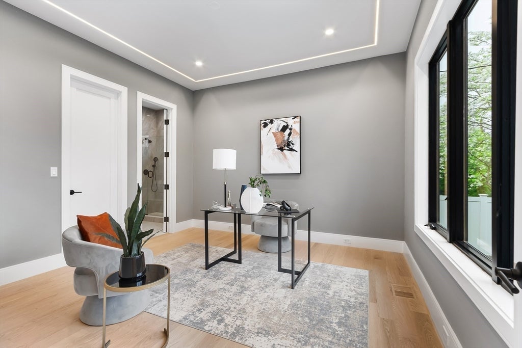 Newton, Massachusetts, 02461, United States, 5 Bedrooms Bedrooms, ,4 BathroomsBathrooms,Residential,Active,2013410