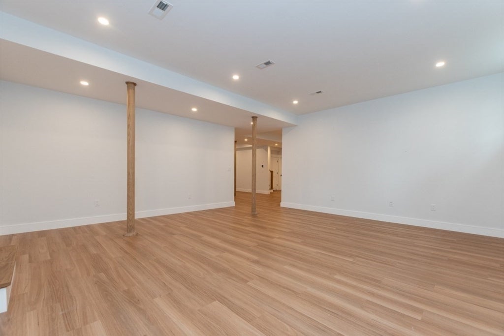 Newton, Massachusetts, 02466, United States, 4 Bedrooms Bedrooms, ,6 BathroomsBathrooms,Residential,Active,1934774