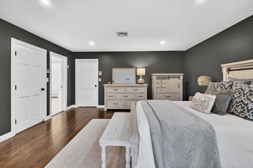 North Andover, Massachusetts, 01845, United States, 4 Bedrooms Bedrooms, ,3 BathroomsBathrooms,Residential,Active,2045698