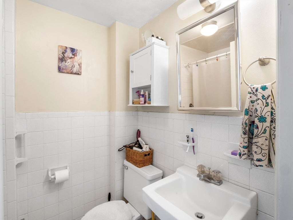 Newburyport, Massachusetts, 01950, United States, 3 Bedrooms Bedrooms, ,3 BathroomsBathrooms,Residential,Active,2045626