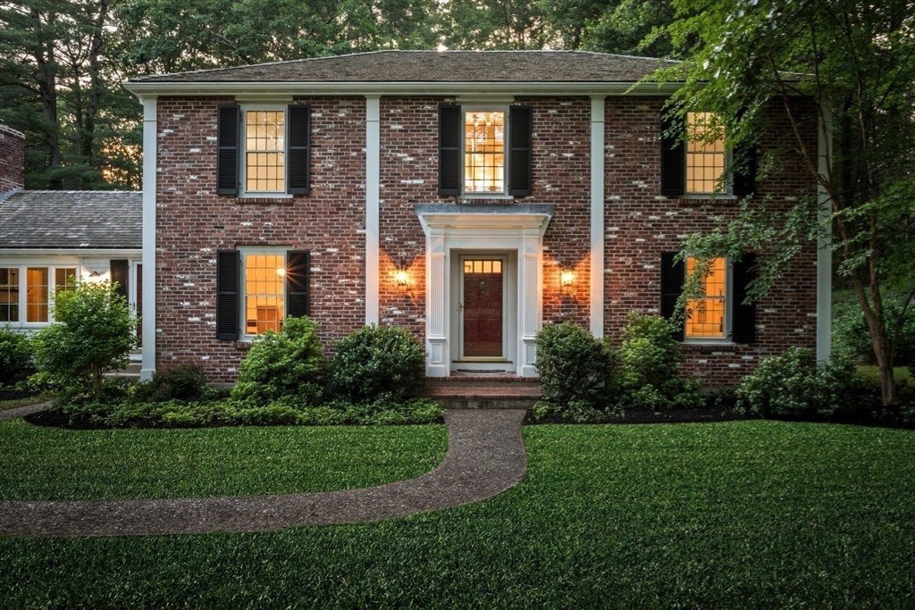 Boxford, Massachusetts, 01921, United States, 4 Bedrooms Bedrooms, ,4 BathroomsBathrooms,Residential,Active,1858684