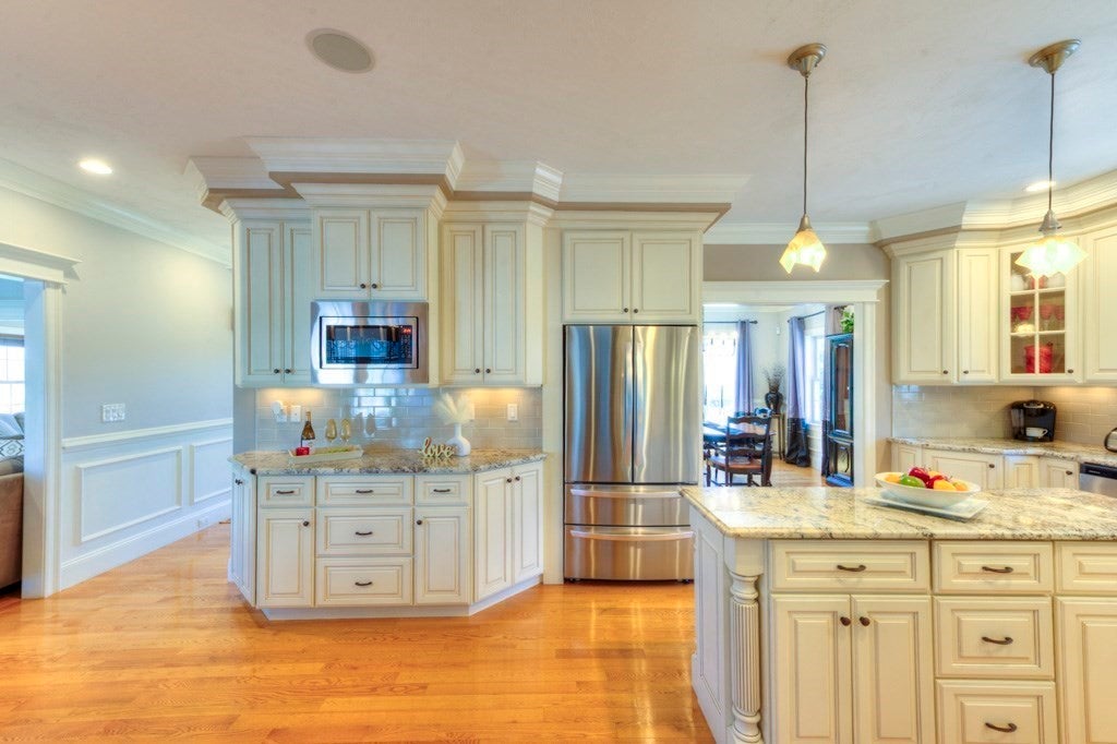 Shrewsbury, Massachusetts, 01545, United States, 5 Bedrooms Bedrooms, ,5 BathroomsBathrooms,Residential,Active,1964258