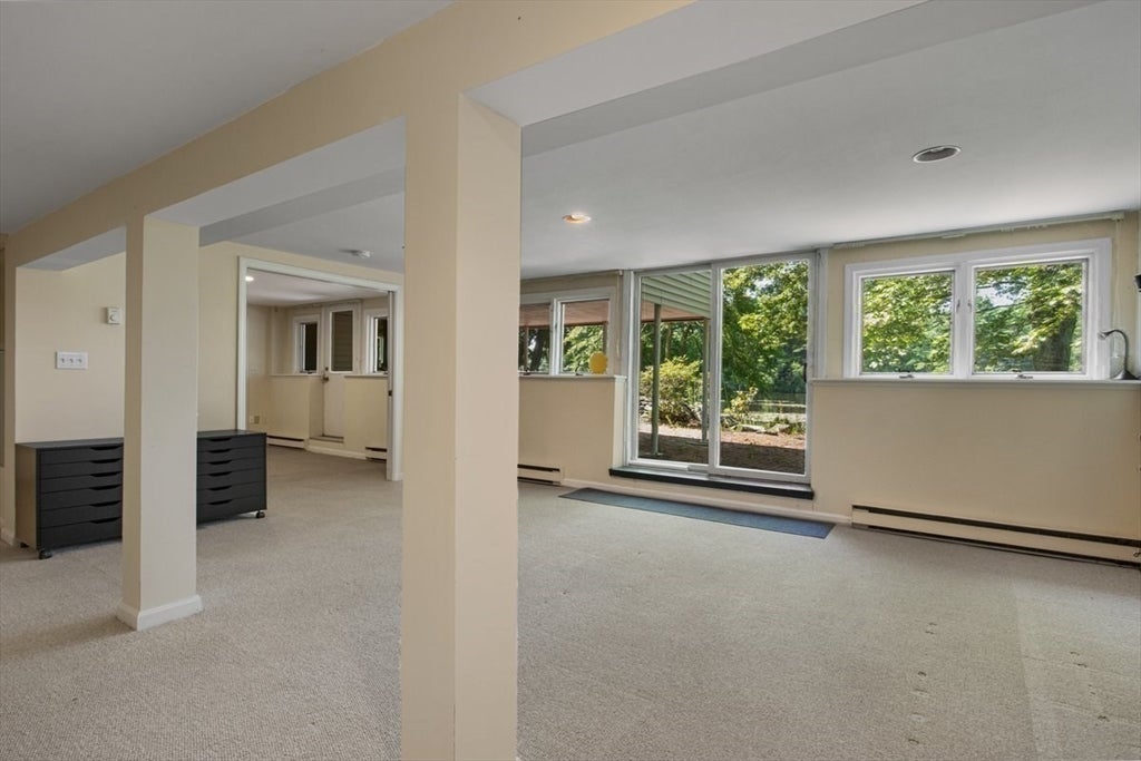 Foxboro, Massachusetts, 02035, United States, 5 Bedrooms Bedrooms, ,4 BathroomsBathrooms,Residential,Active,1904724