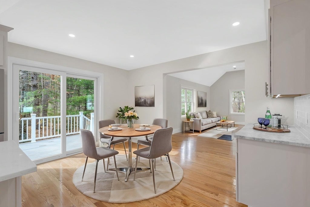 Wilmington, Massachusetts, 01887, United States, 4 Bedrooms Bedrooms, ,3 BathroomsBathrooms,Residential,Active,2043113