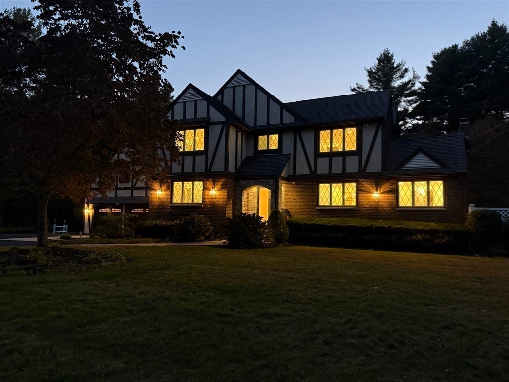 Easton, Massachusetts, 02375, United States, 5 Bedrooms Bedrooms, ,3 BathroomsBathrooms,Residential,Active,1954420