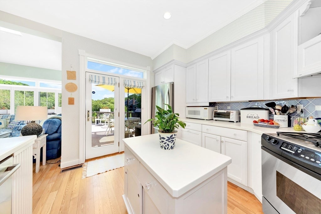Gloucester, Massachusetts, 01930, United States, 4 Bedrooms Bedrooms, ,3 BathroomsBathrooms,Residential,Active,1929470
