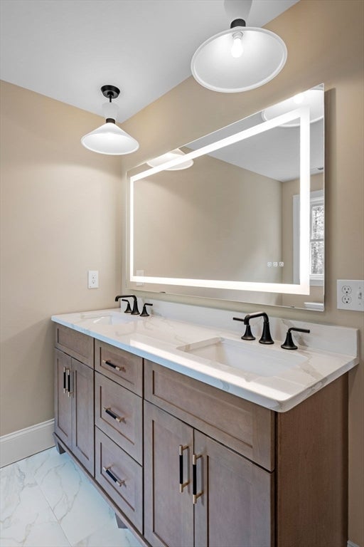 Topsfield, Massachusetts, 01983, United States, 4 Bedrooms Bedrooms, ,3 BathroomsBathrooms,Residential,Active,1962184