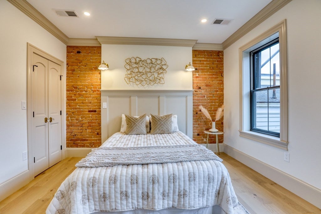 Boston, Massachusetts, 02129, United States, 4 Bedrooms Bedrooms, ,4 BathroomsBathrooms,Residential,Active,2043810