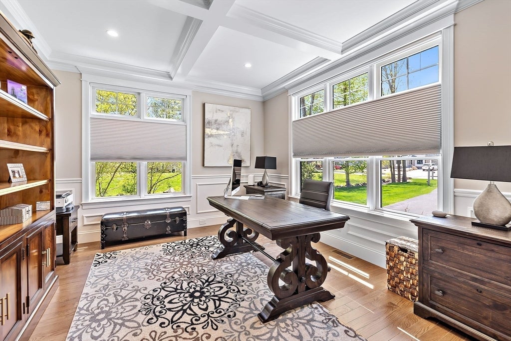 Easton, Massachusetts, 02356, United States, 5 Bedrooms Bedrooms, ,6 BathroomsBathrooms,Residential,Active,1968388