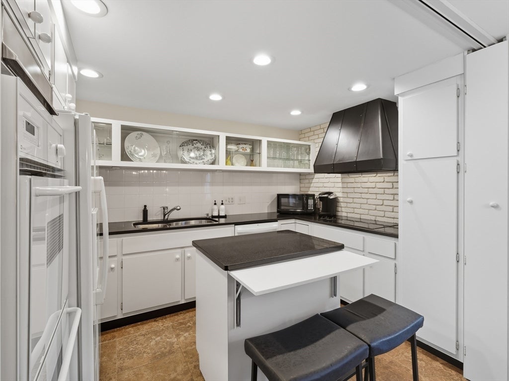Newburyport, Massachusetts, 01950, United States, 3 Bedrooms Bedrooms, ,3 BathroomsBathrooms,Residential,Active,2045626