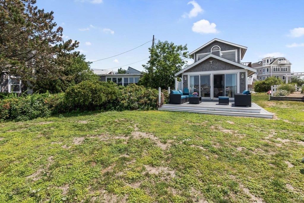 Newburyport, Massachusetts, 01950, United States, 2 Bedrooms Bedrooms, ,1 BathroomBathrooms,Residential,Active,1920272