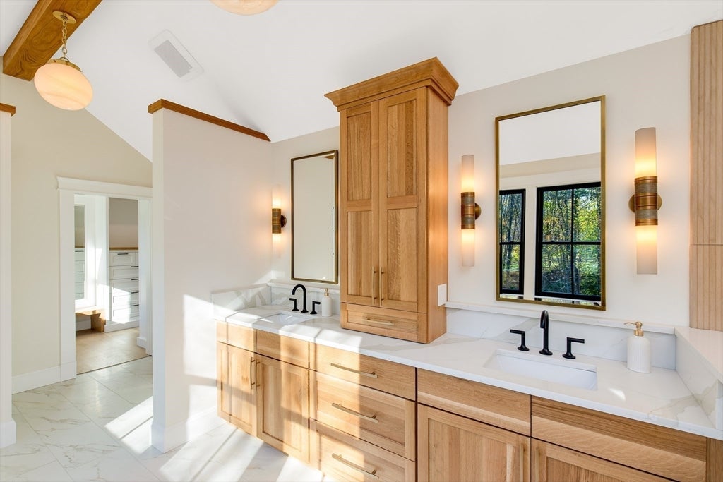 Newburyport, Massachusetts, 01950, United States, 4 Bedrooms Bedrooms, ,6 BathroomsBathrooms,Residential,Active,2043835