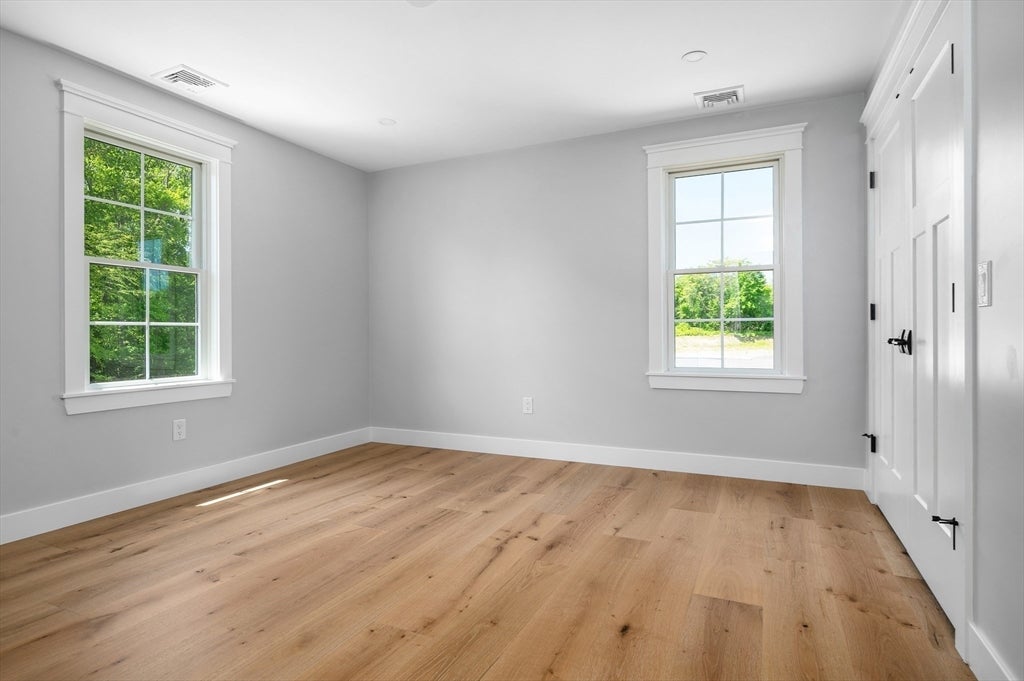 Lincoln, Rhode Island, 02865, United States, ,3 BathroomsBathrooms,Residential,Active,1843459