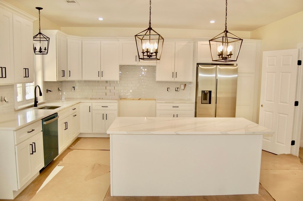 Plymouth, Massachusetts, 02360, United States, 4 Bedrooms Bedrooms, ,3 BathroomsBathrooms,Residential,Active,1993944