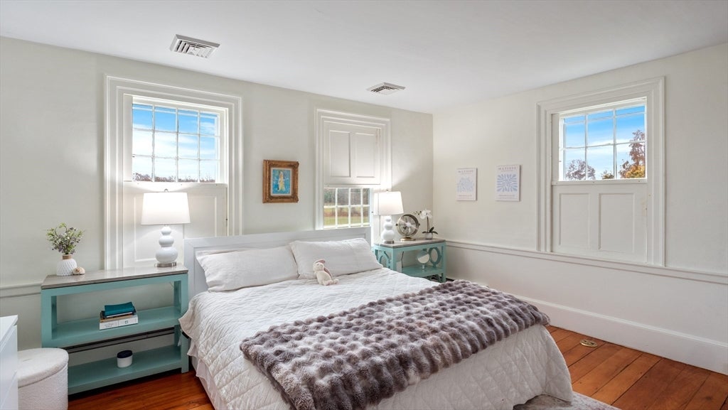 Newbury, Massachusetts, 01951, United States, 5 Bedrooms Bedrooms, ,5 BathroomsBathrooms,Residential,Active,1993932