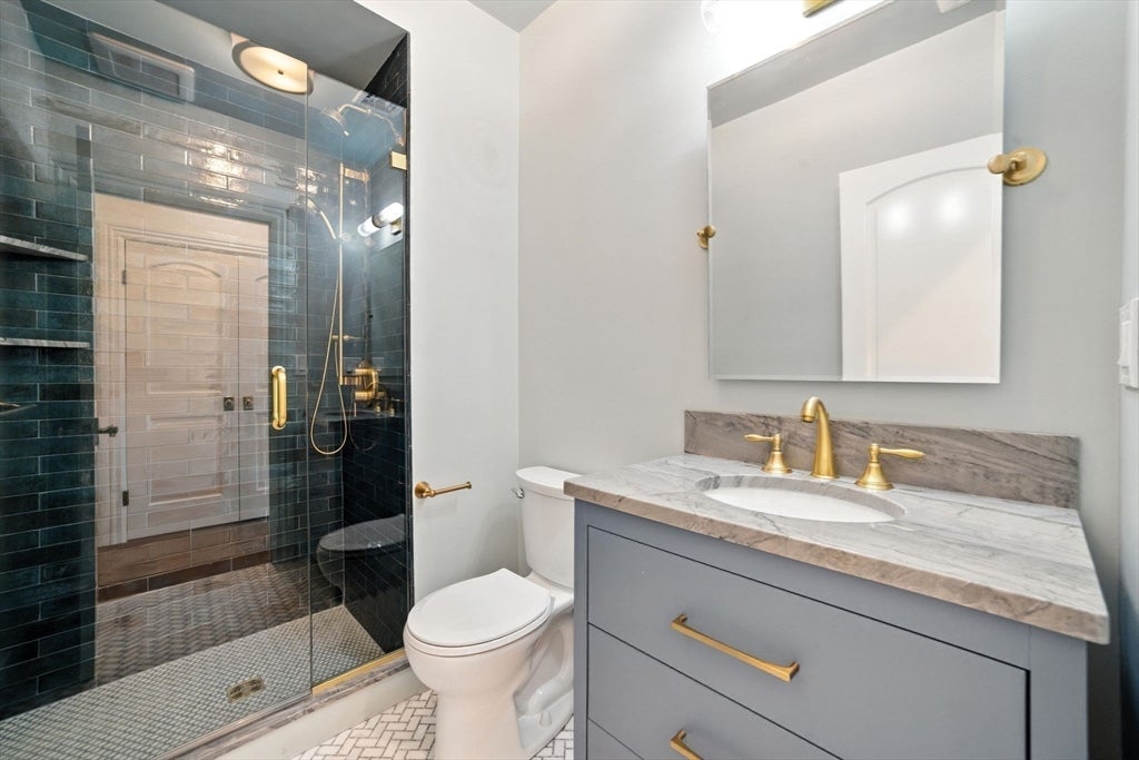 Brookline, Massachusetts, 02446, United States, 4 Bedrooms Bedrooms, ,4 BathroomsBathrooms,Residential,Active,1806604