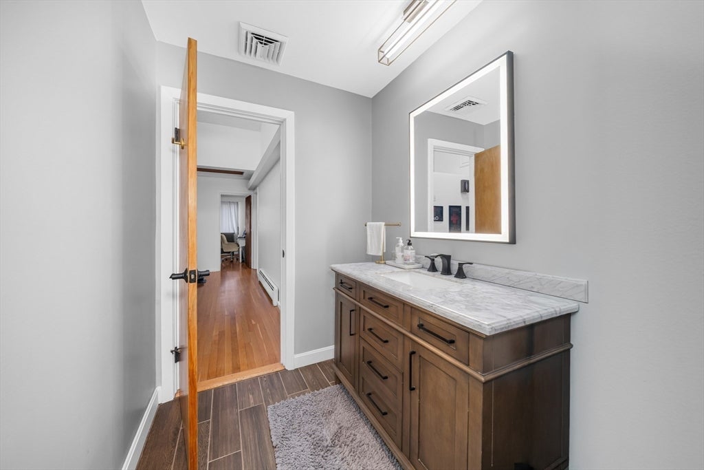 Weston, Massachusetts, 02493, United States, 5 Bedrooms Bedrooms, ,3 BathroomsBathrooms,Residential,Active,2044181