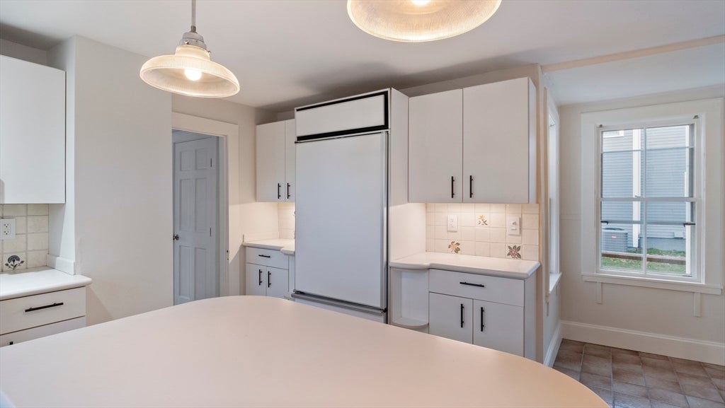 Newburyport, Massachusetts, 01950, United States, 3 Bedrooms Bedrooms, ,3 BathroomsBathrooms,Residential,Active,1986921