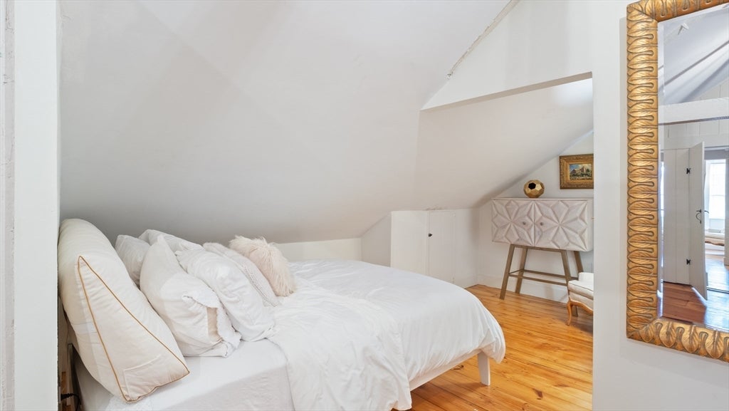 Newbury, Massachusetts, 01951, United States, 5 Bedrooms Bedrooms, ,5 BathroomsBathrooms,Residential,Active,1993932