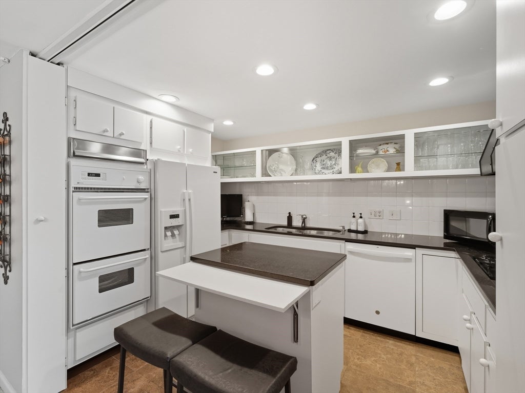 Newburyport, Massachusetts, 01950, United States, 3 Bedrooms Bedrooms, ,3 BathroomsBathrooms,Residential,Active,2045626