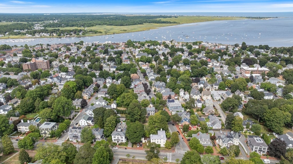Newburyport, Massachusetts, 01950, United States, 3 Bedrooms Bedrooms, ,2 BathroomsBathrooms,Residential,Active,1944278