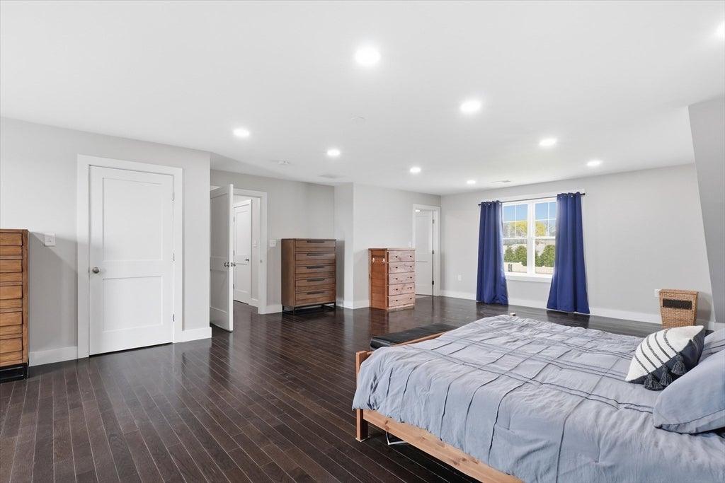 Lynn, Massachusetts, 01904, United States, 5 Bedrooms Bedrooms, ,3 BathroomsBathrooms,Residential,Active,2043805