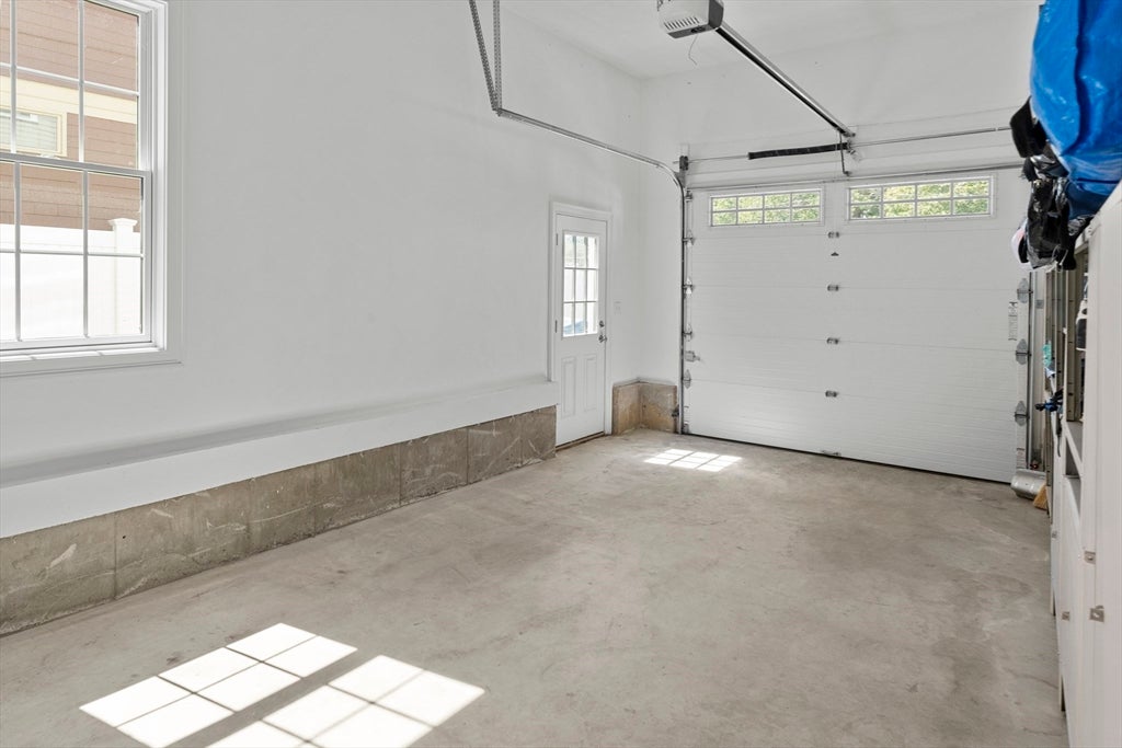 Newton, Massachusetts, 02458, United States, 4 Bedrooms Bedrooms, ,4 BathroomsBathrooms,Residential,Active,1934831