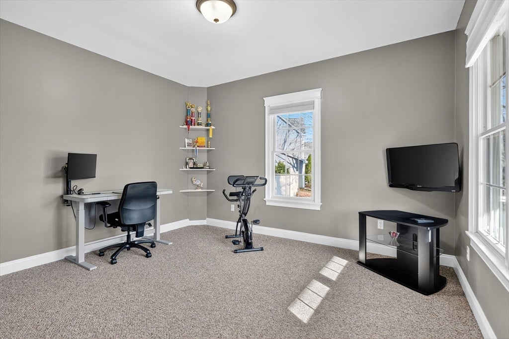 Danvers, Massachusetts, 01923, United States, 4 Bedrooms Bedrooms, ,4 BathroomsBathrooms,Residential,Active,1992274