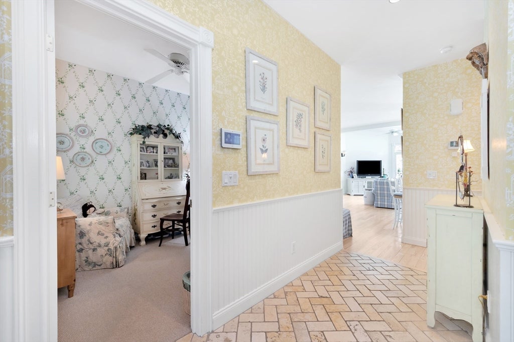 Gloucester, Massachusetts, 01930, United States, 4 Bedrooms Bedrooms, ,3 BathroomsBathrooms,Residential,Active,1929470