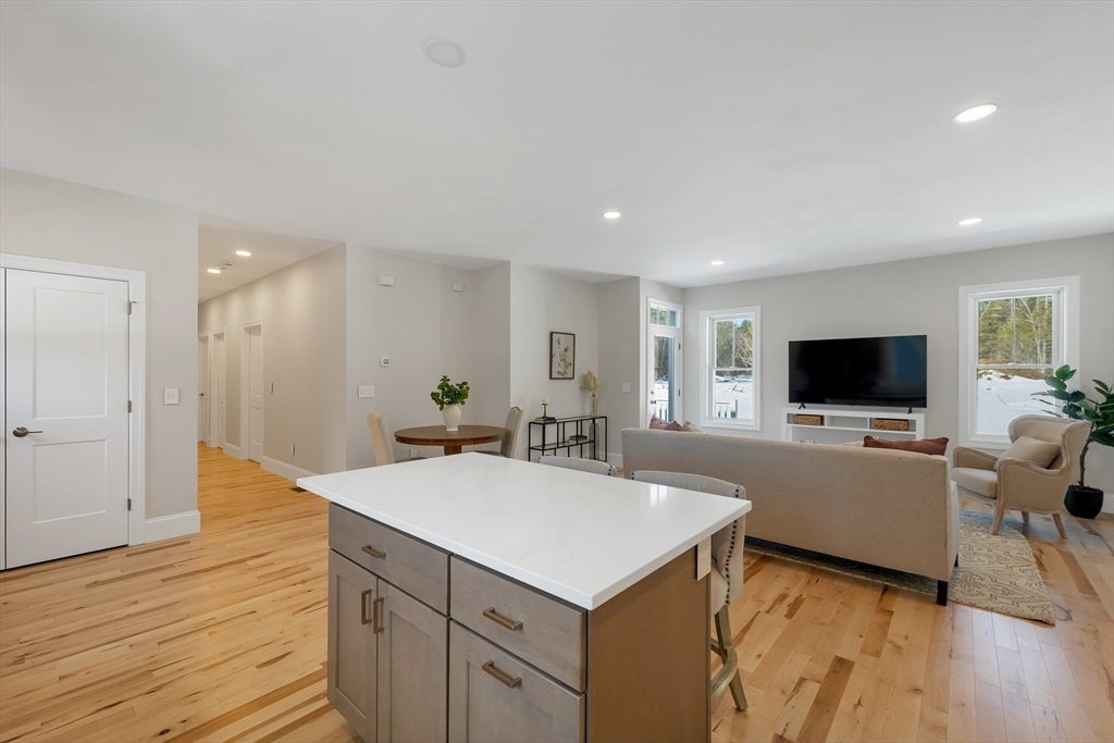 Amherst, New Hampshire, 03031, United States, 6 Bedrooms Bedrooms, ,5 BathroomsBathrooms,Residential,Active,2045750