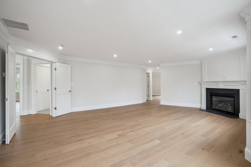 Hopkinton, Massachusetts, 01748, United States, 4 Bedrooms Bedrooms, ,6 BathroomsBathrooms,Residential,Active,2007177