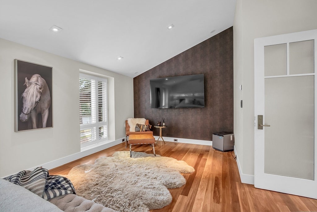 Lynnfield, Massachusetts, 01940, United States, 4 Bedrooms Bedrooms, ,3 BathroomsBathrooms,Residential,Active,1885013