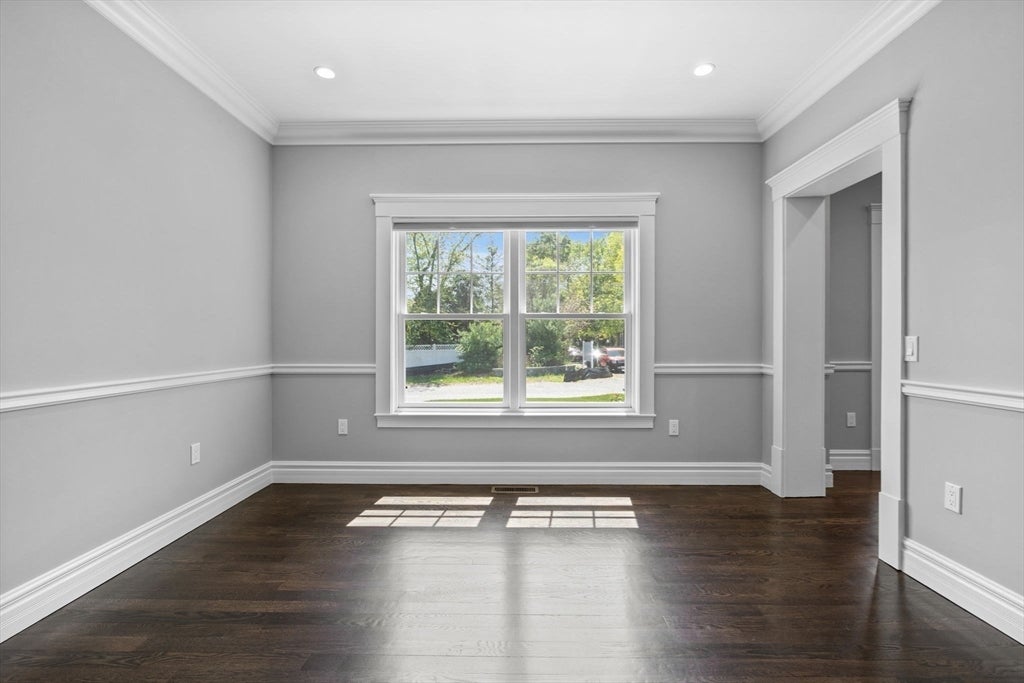 Newton, Massachusetts, 02460, United States, 5 Bedrooms Bedrooms, ,4 BathroomsBathrooms,Residential,Active,1934756