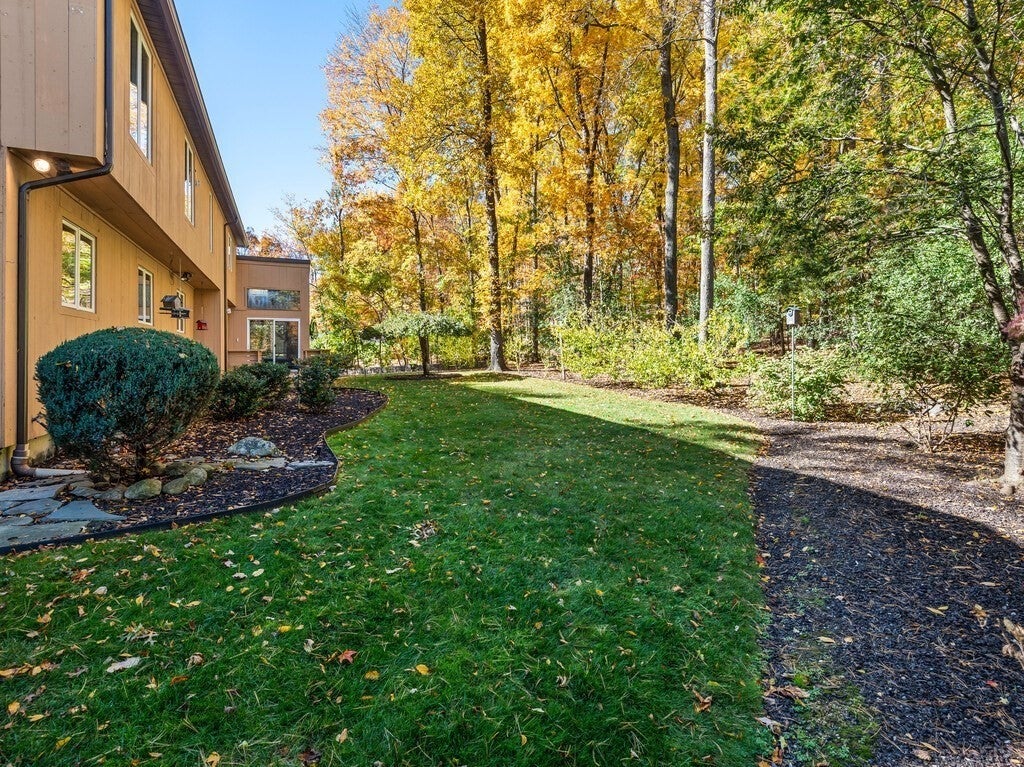 Shrewsbury, Massachusetts, 01545, United States, 4 Bedrooms Bedrooms, ,5 BathroomsBathrooms,Residential,Active,1968373