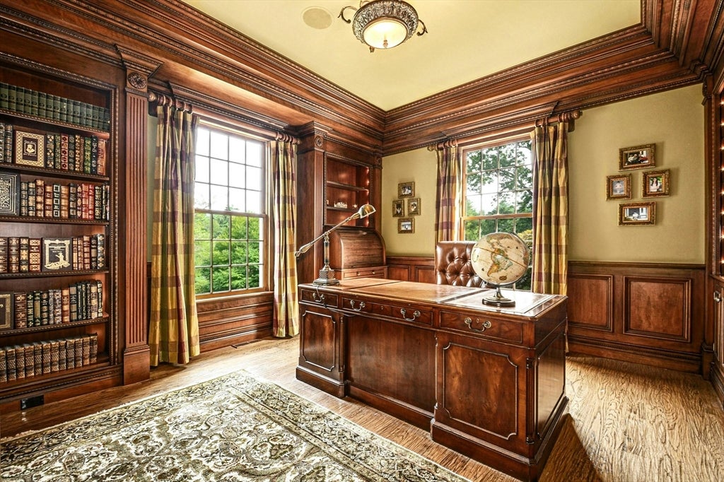 Hopkinton, Massachusetts, 01748, United States, 5 Bedrooms Bedrooms, ,8 BathroomsBathrooms,Residential,Active,1953005