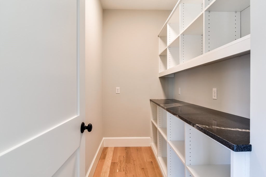 Hopkinton, Massachusetts, 01748, United States, 5 Bedrooms Bedrooms, ,6 BathroomsBathrooms,Residential,Active,1781577