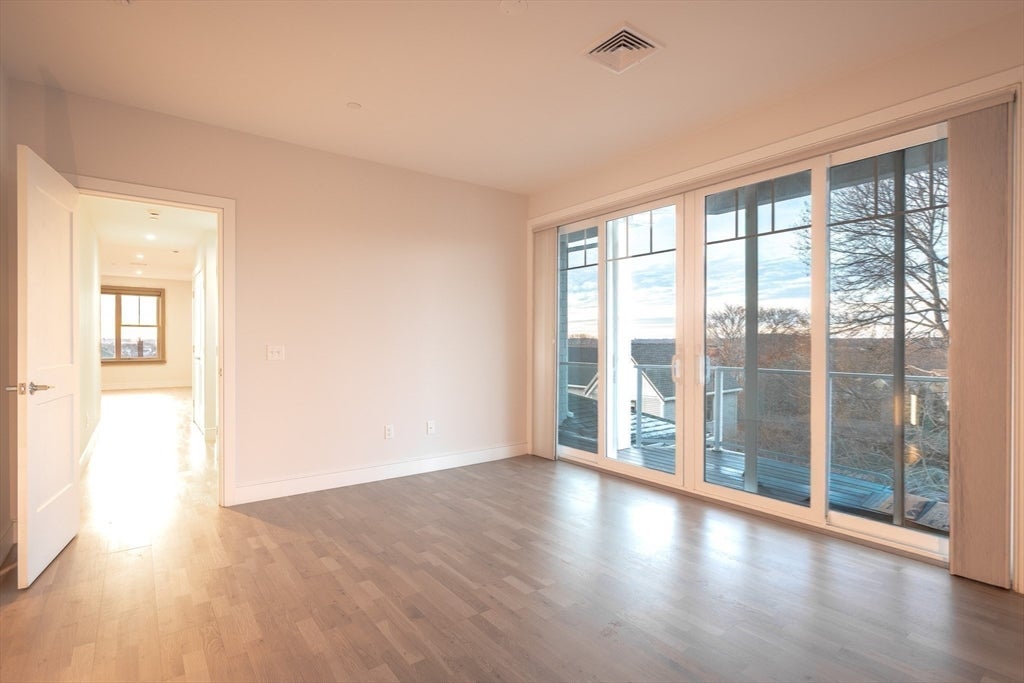 Swampscott, Massachusetts, 01907, United States, 3 Bedrooms Bedrooms, ,2 BathroomsBathrooms,Residential,Active,2007069