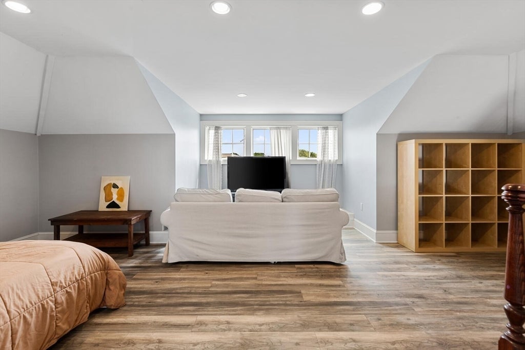 Revere, Massachusetts, 02151, United States, 5 Bedrooms Bedrooms, ,4 BathroomsBathrooms,Residential,Active,1927654