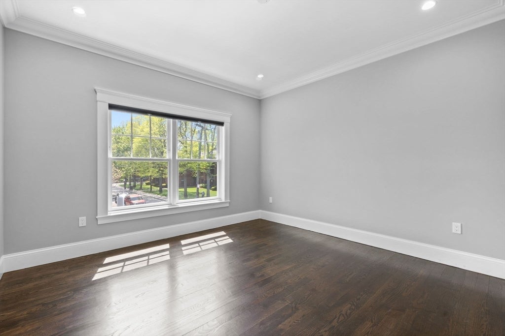 Newton, Massachusetts, 02460, United States, 5 Bedrooms Bedrooms, ,4 BathroomsBathrooms,Residential,Active,1934756