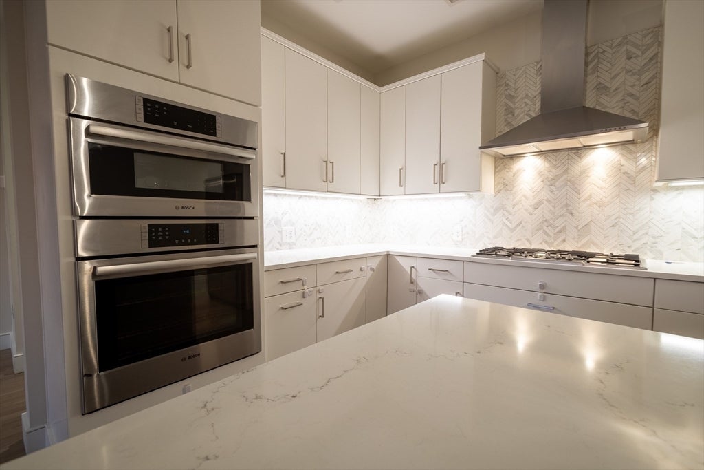 Swampscott, Massachusetts, 01907, United States, 3 Bedrooms Bedrooms, ,2 BathroomsBathrooms,Residential,Active,2007069