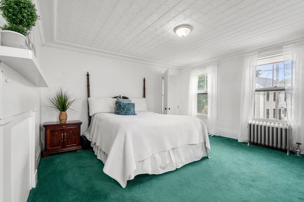 Newburyport, Massachusetts, 01950, United States, 3 Bedrooms Bedrooms, ,2 BathroomsBathrooms,Residential,Active,1922344