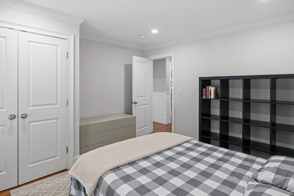 Newton, Massachusetts, 02458, United States, 4 Bedrooms Bedrooms, ,4 BathroomsBathrooms,Residential,Active,1934831