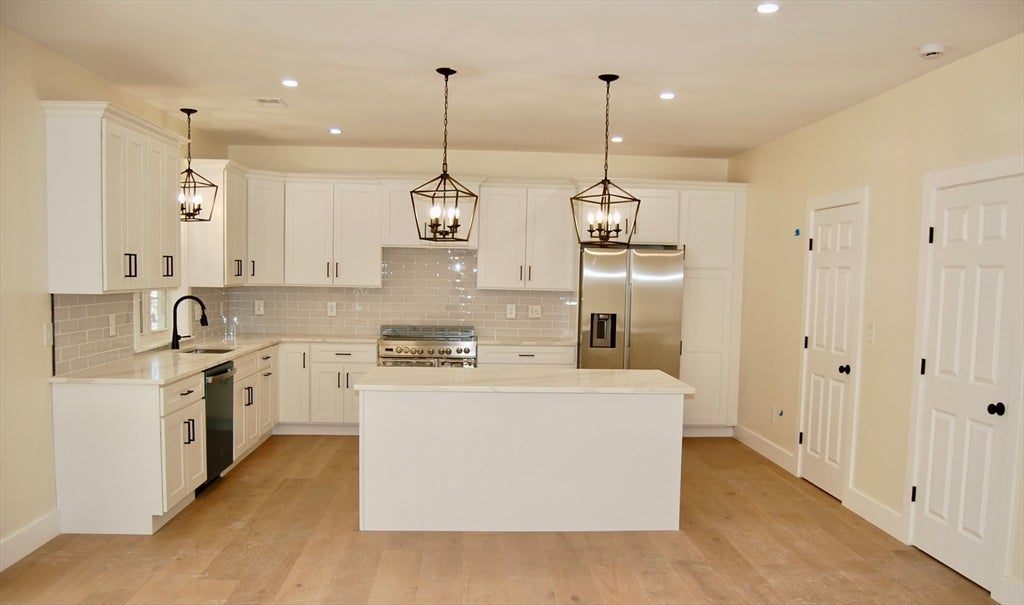 Plymouth, Massachusetts, 02360, United States, 4 Bedrooms Bedrooms, ,3 BathroomsBathrooms,Residential,Active,1993944