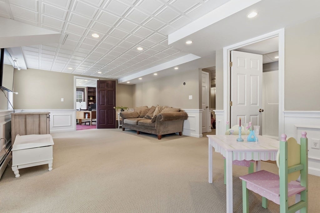 Merrimac, Massachusetts, 01860, United States, 5 Bedrooms Bedrooms, ,4 BathroomsBathrooms,Residential,Active,2044160