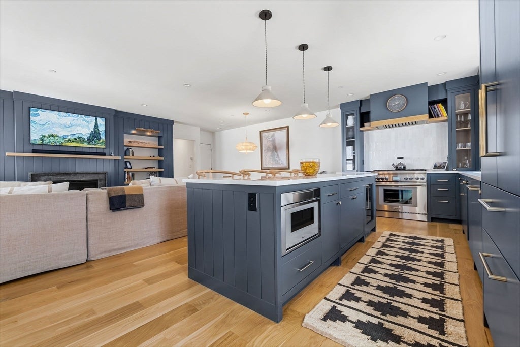 Newburyport, Massachusetts, 01950, United States, 3 Bedrooms Bedrooms, ,3 BathroomsBathrooms,Residential,Active,2045757