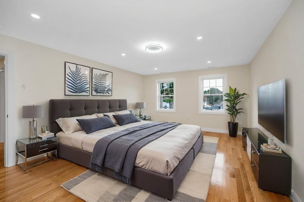 Wilmington, Massachusetts, 01887, United States, 4 Bedrooms Bedrooms, ,3 BathroomsBathrooms,Residential,Active,2043113