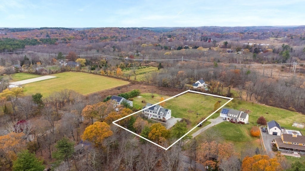 West Newbury, Massachusetts, 01985, United States, 4 Bedrooms Bedrooms, ,4 BathroomsBathrooms,Residential,Active,1986888