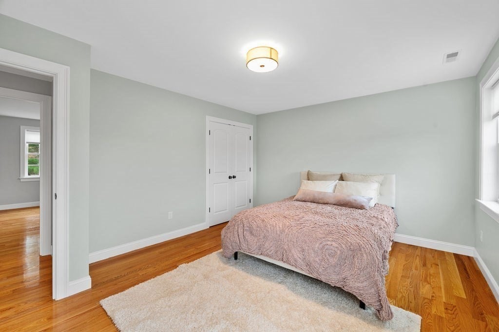 West Newbury, Massachusetts, 01985, United States, 4 Bedrooms Bedrooms, ,4 BathroomsBathrooms,Residential,Active,1986888